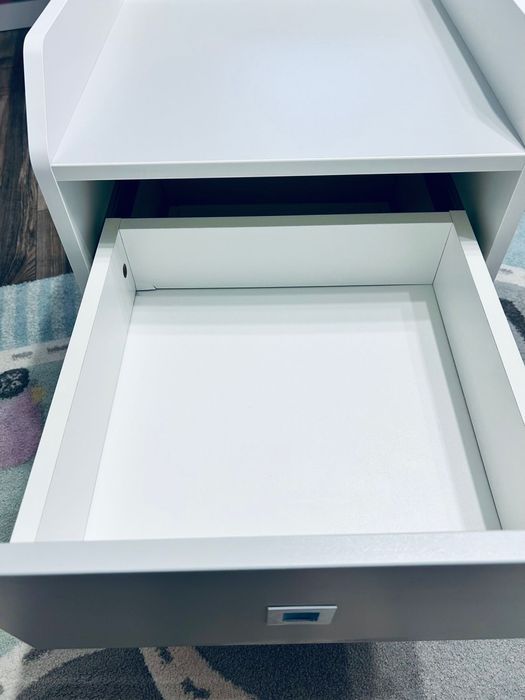 Biuro z kontenerem Konsimo Mirum