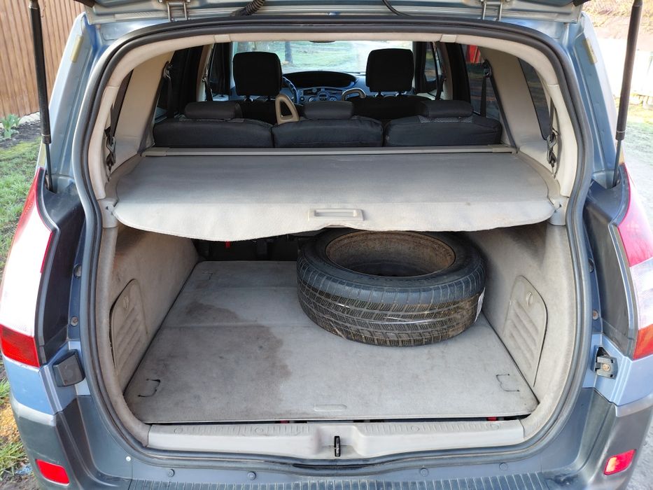 Рено меган гранд сценік