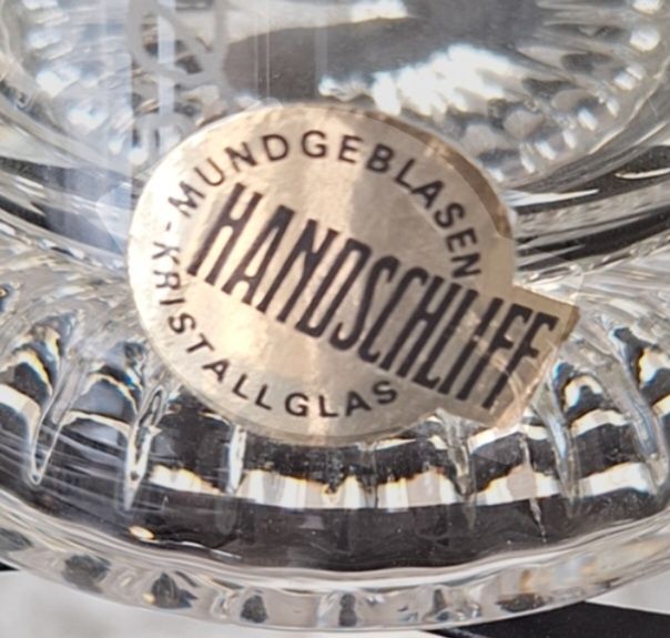 2. Kufel, sygnowany, dmuchany ustami.