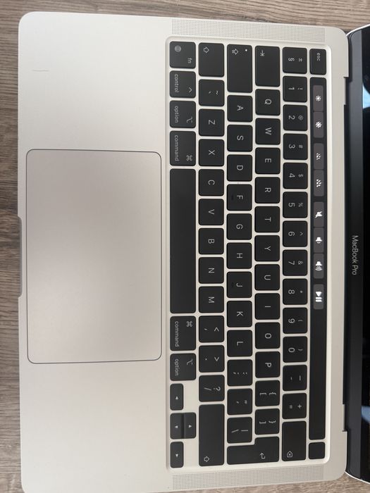Macbook pro 2022, 13 cali, 256 GB, 8 GB ram