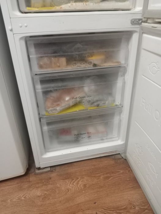 Срочно холодильник Samsung