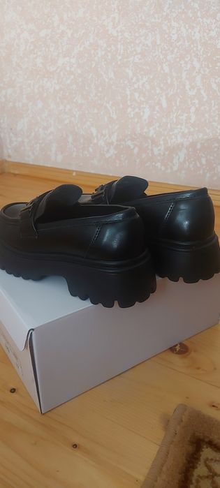 Лофери туфлі чорні 32 розмір