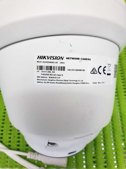 4МП IP відеокамера Hikvision DS-2CD2343G2-LI2U  (2.8мм) Запис на Micro SD 256 ГБ. з мікрофоном