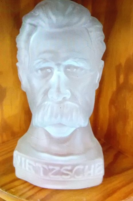 Escultura do Nietzsche 30 cm