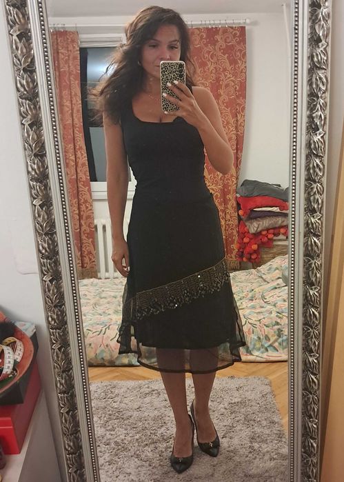 Czarna midi spódnica marki Vila w rozmiarze S, M