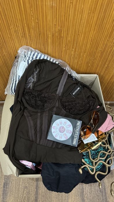Сток лот оптом, опт одяг Prettylittlething + аксесуари в подарунок