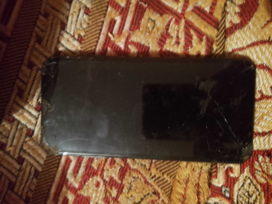 Продам телефон на запчастини