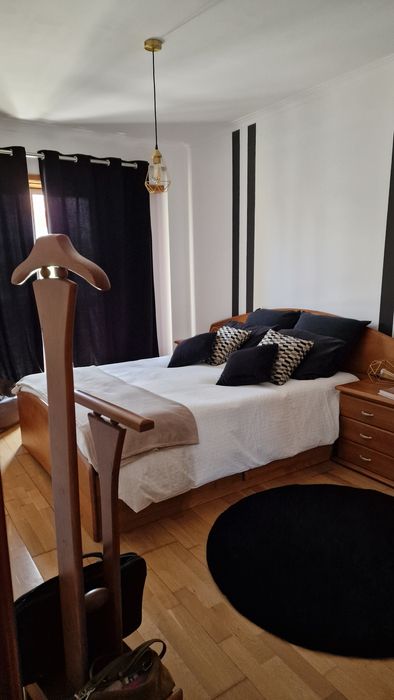 Apartamento T2 com box, cozinha totalmente equipada, 3 varandas