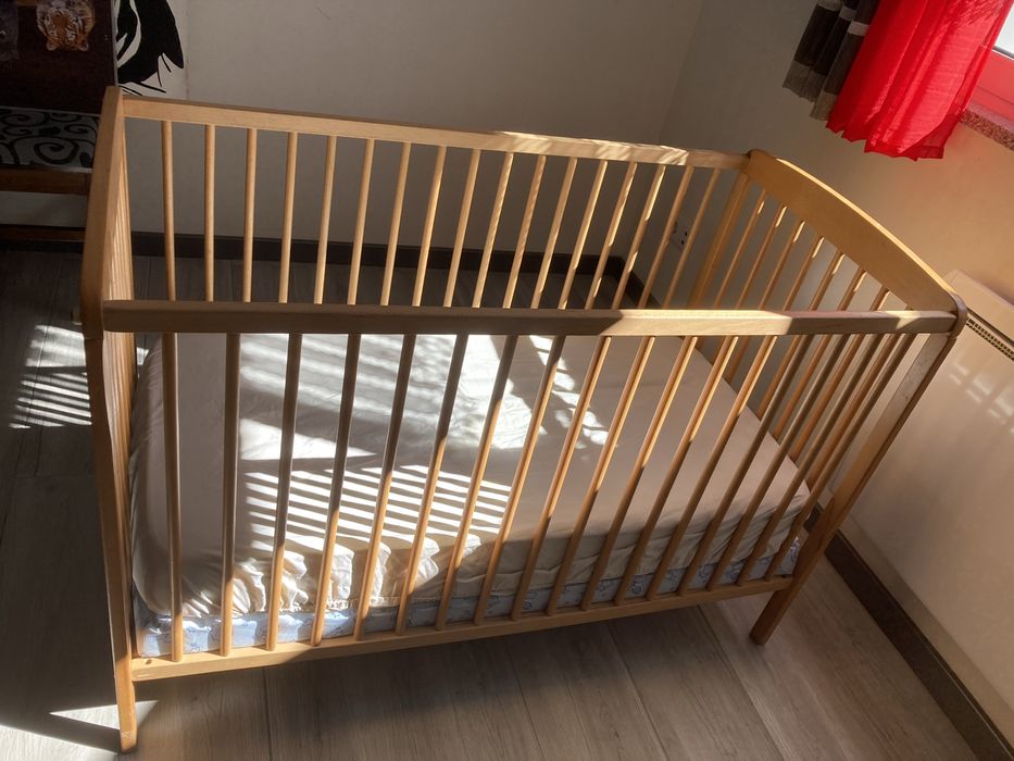 Cama de criança em madeira