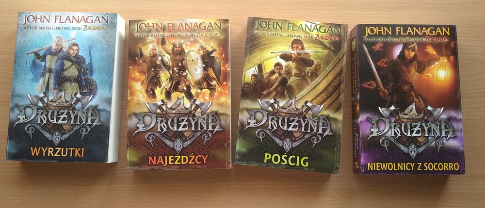 Seria "Drużyna" John Flanagan. Tomy 1-4