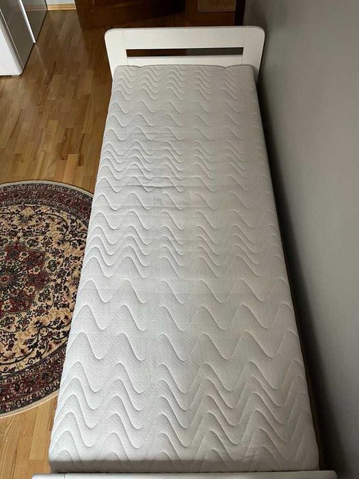 Łóżko Drewniane Sosnowe