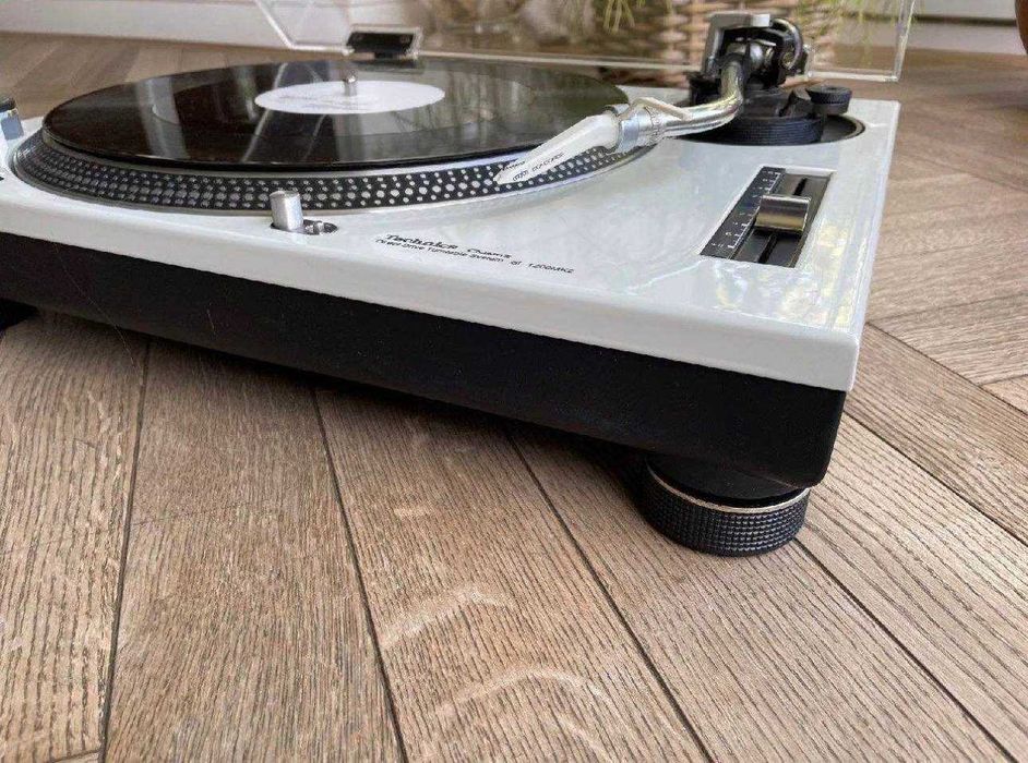 Gramofon Technics SL-1200MK2