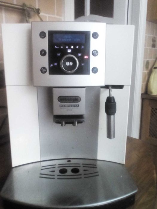 Продаж кавомашини Delonghi Perfecta    easytronik plus