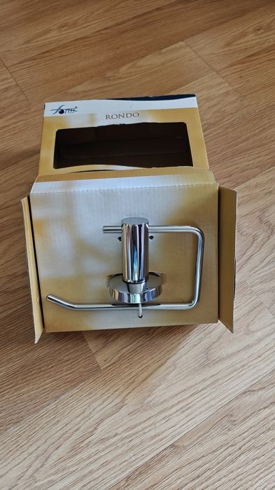 Uchwyt na papier toaletowy.