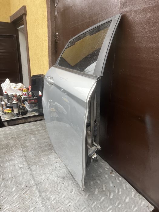 Задняя правая дверь форд фиеста год 14 ford fiesta