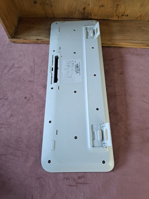 Stara klawiatura bezprzewodowa Microsoft 8