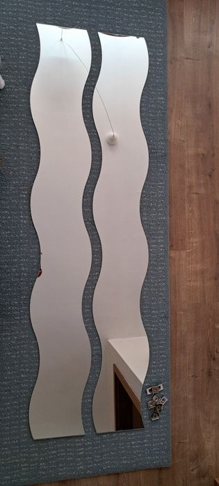 2 espelhos ondulados IKEA