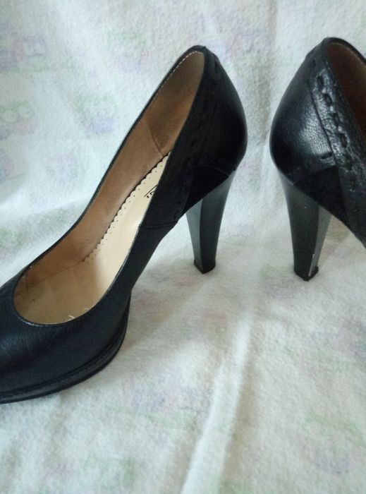 Жіночі туфлі на каблуці