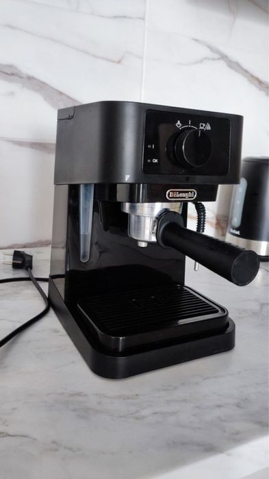Рожкова кавомашина Delonghi EC 230 BC