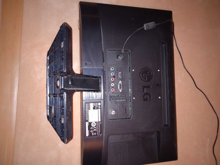TV LCD LG 19 polegadas. Não se fazem entregas.