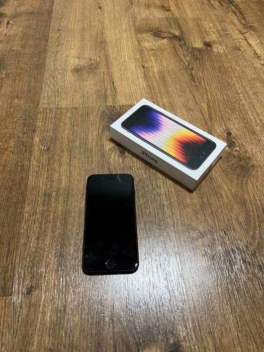 iPhone se apple stan idealny