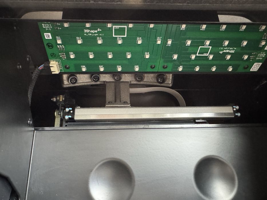 3Shape D2000 зуботехнічний сканер !