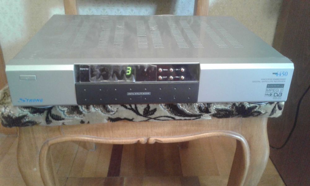 Спутниковый тюнер STRONG SRT-4450, HUMAX VA-5200