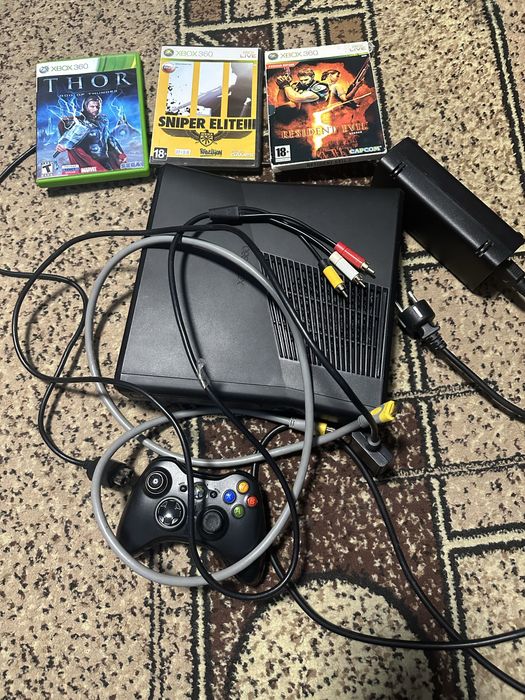 Приставка Xbox 360 slim