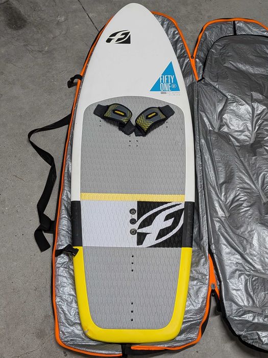 Hydrofoil e prancha F-One