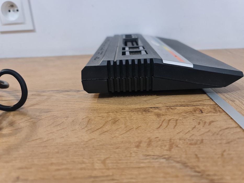 Atari 2600 konsola plus kontrolery