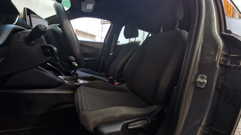 Peugeot 2008 PureTech 100 Active *DESDE 240€ MÊS*
