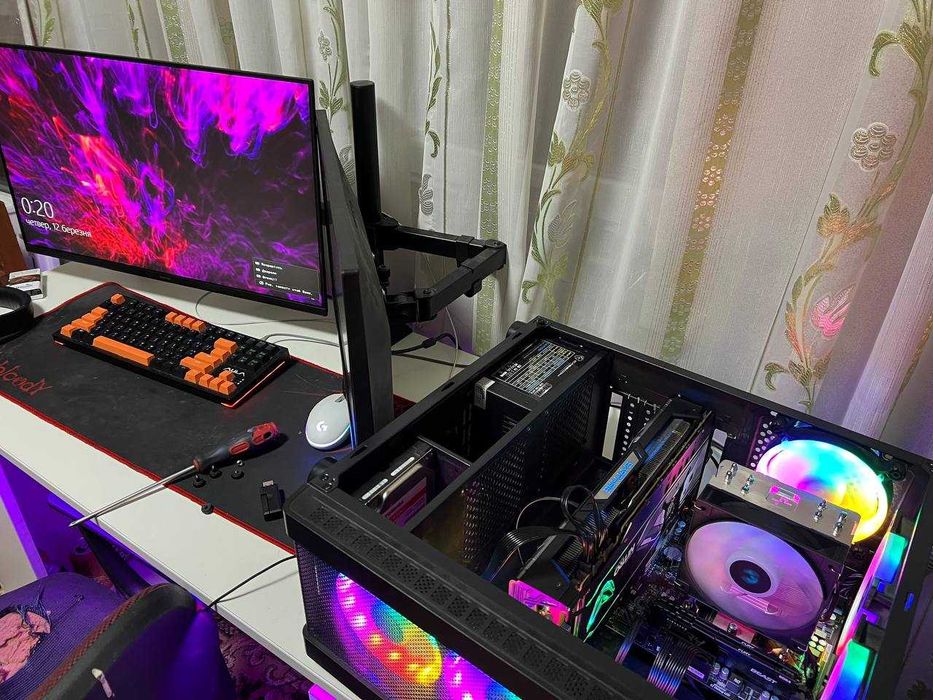 Відеокарта: Sapphire Nitro + Vega 64 8GB
