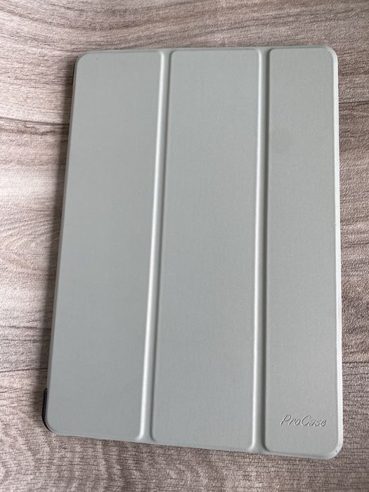 Etui na iPada 10.2 cale