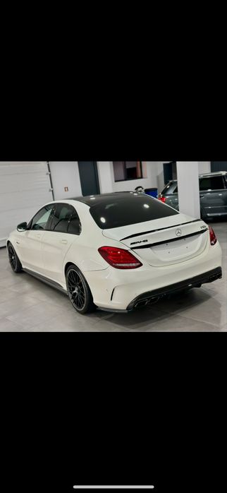Mercedes C63 Amg