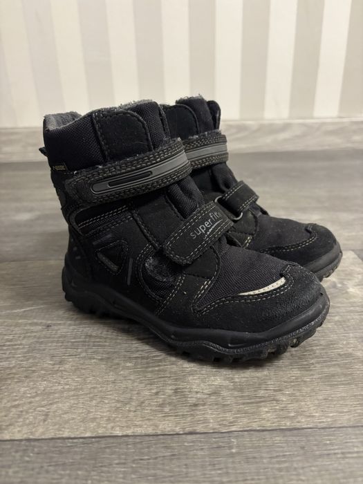 Продам дитяче зимове взуття Superfit.