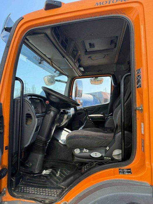 Сміттєвоз (Мусоровоз) Mercedes Benz