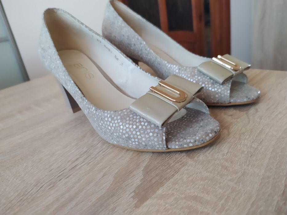 Anis czółenka pantofle sandały 36