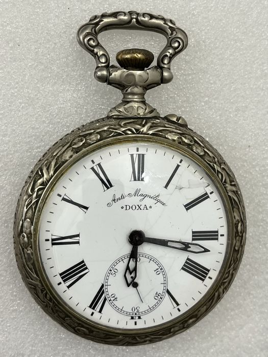 Часы карманные ,антикварные,механические швейцарские Doxa