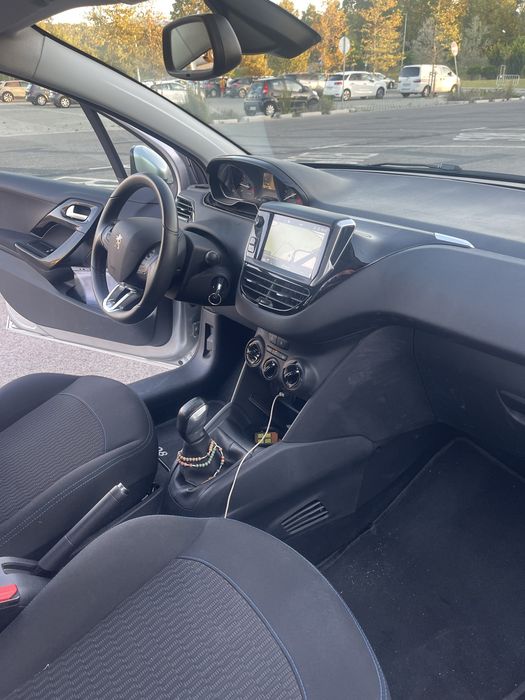 Peugeot 208 1.2 PureTech Signature — photo 5