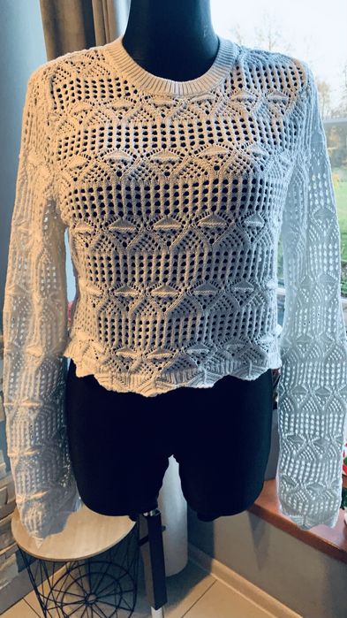 Fajny sweterek ażurowy
