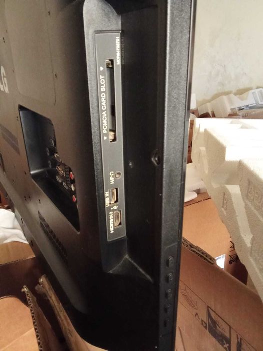 TV LG 32'' LED – Simples, funcional e com suporte incluído!64584398764034122