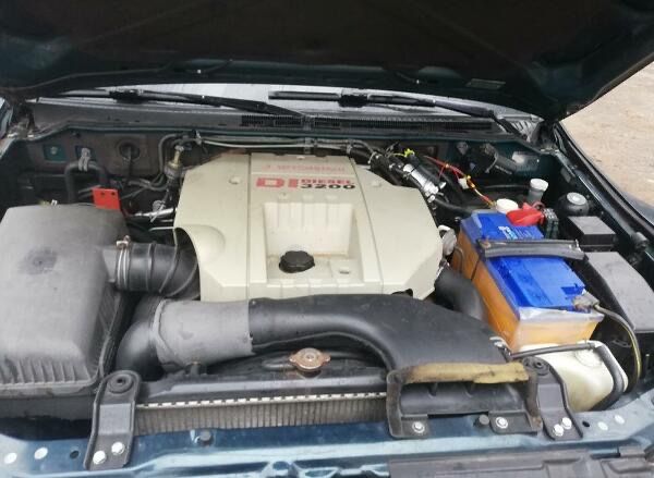 Разборка Mitsubishi Pajero Wagon 3 3.2D-ID салон кардан КПП Двигатель