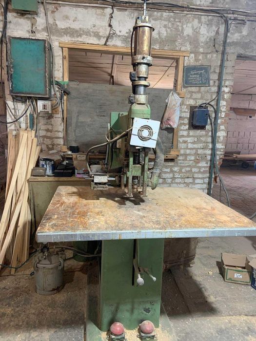 Аломат,сучкозадільний верстат