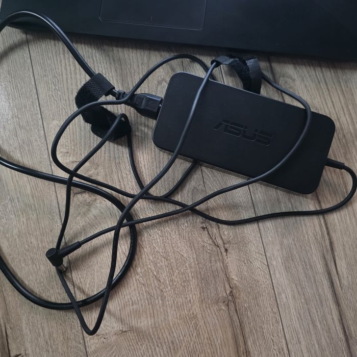 Laptop asus rog i7 7700 gtx 1050 4gb