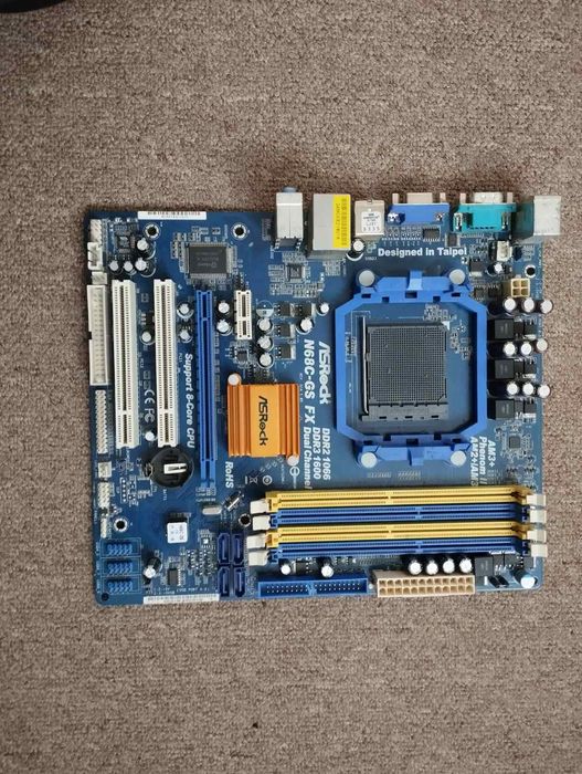 Материнські плати 7 штук.Є багато ще всього