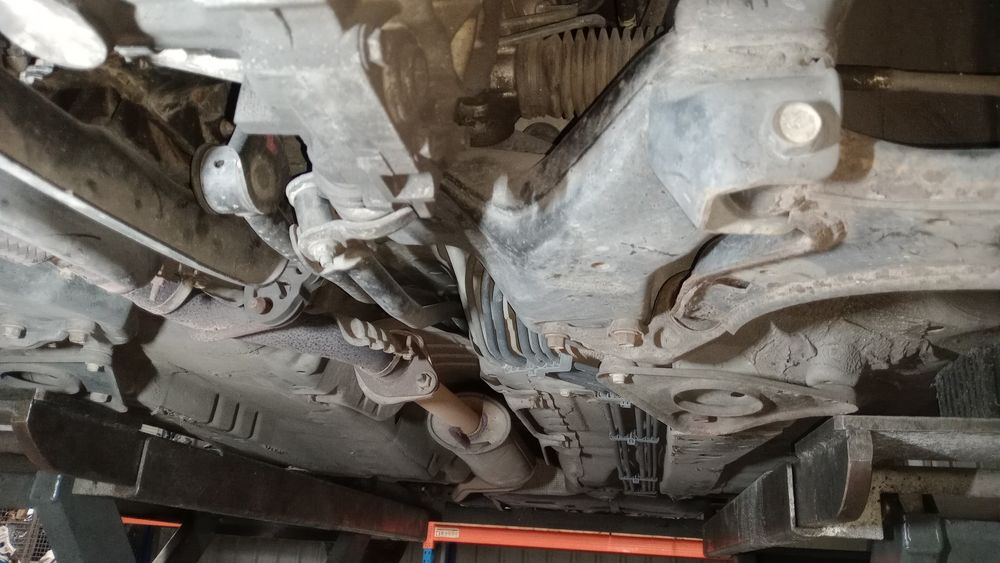 Charriot frente NISSAN Almera II Hatchback (N16)