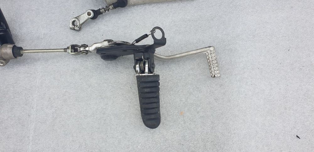 Підніжки  задні Suzuki V-Strom 650