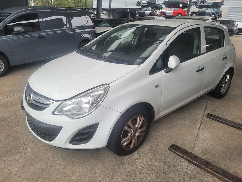 Opel Corsa 2012 para peças