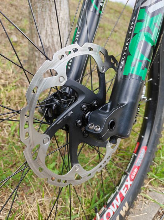 Rower MTB Full Knolly Warden. Świecący lakier