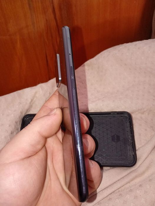 Обмін Oppo reno 5lait 8/128,на інший телефон,працює все на 100%